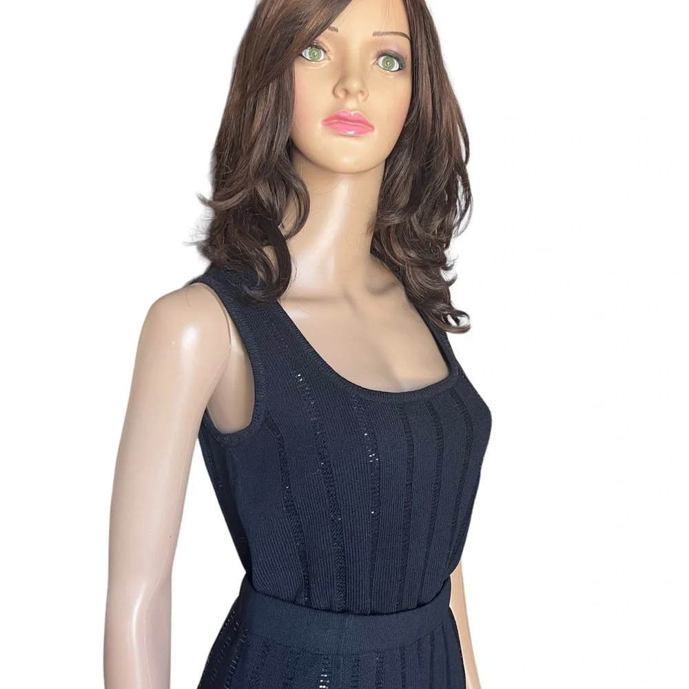 St. John evening embellished skirt and sleeveless top size 4/P‎
